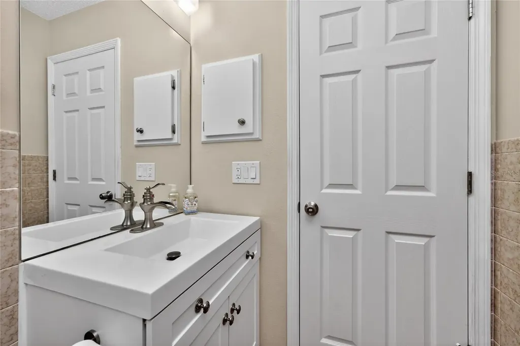 9340 Saint Catherine Avenue Englewood FL 34224
