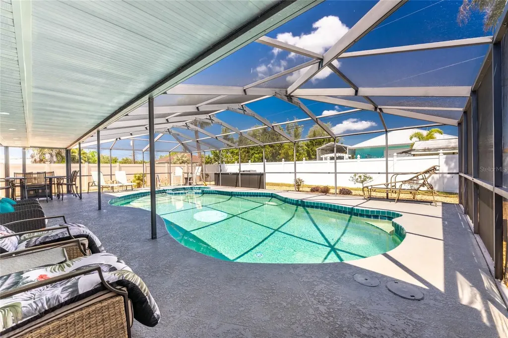9340 Saint Catherine Avenue Englewood FL 34224