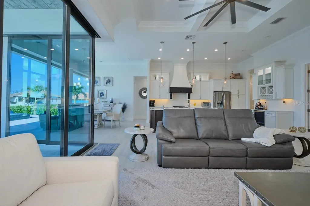 2203 SW 52nd Street Cape Coral FL 33914