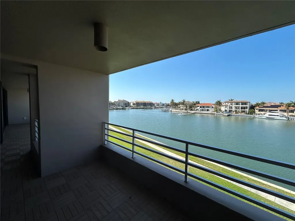 6260 Kipps Colony Court Gulfport FL 33707