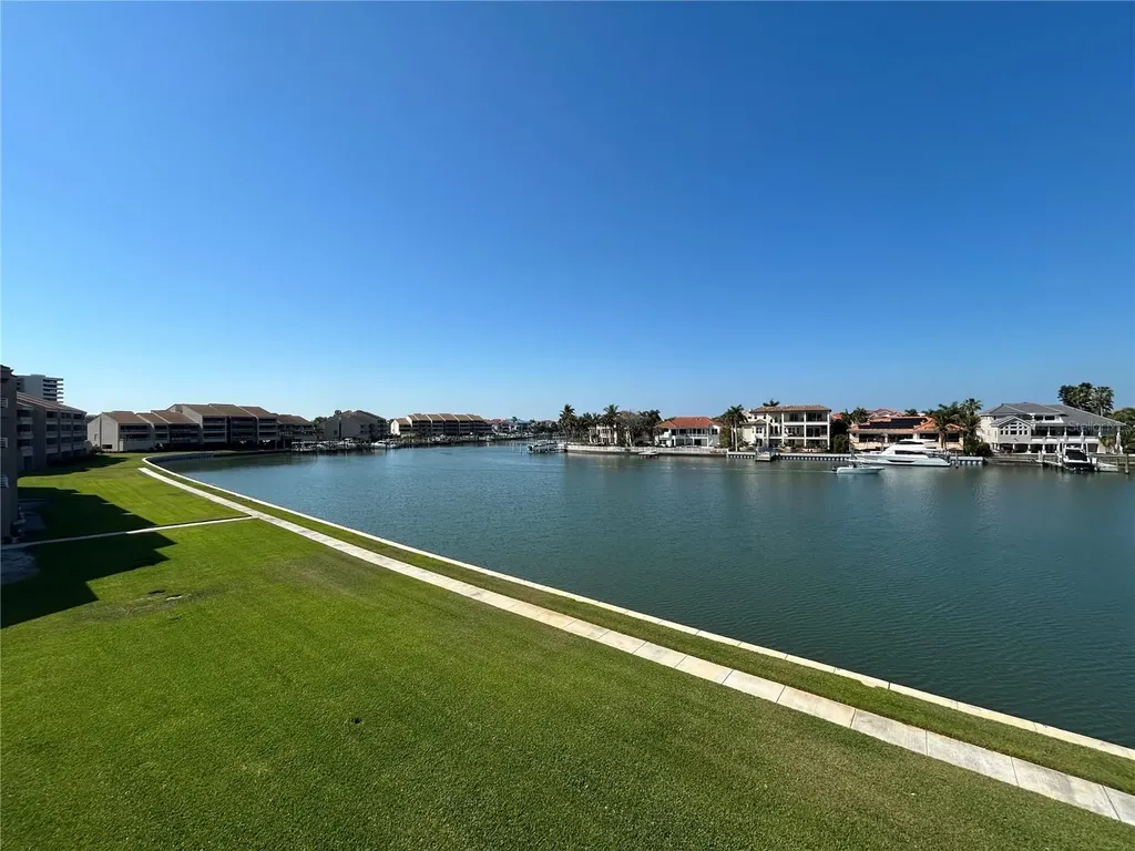 6260 Kipps Colony Court Gulfport FL 33707