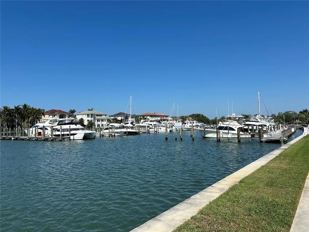6260 Kipps Colony Court Gulfport FL 33707