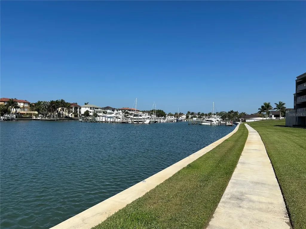 6260 Kipps Colony Court Gulfport FL 33707