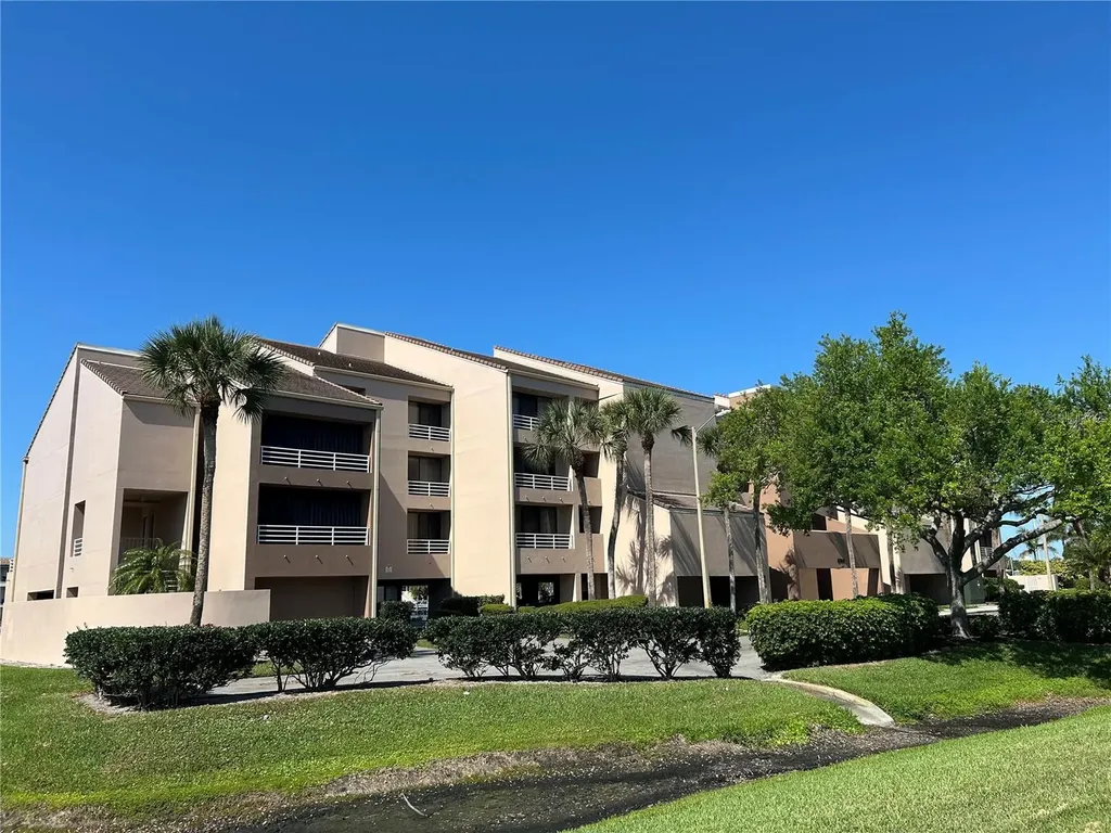 6260 Kipps Colony Court Gulfport FL 33707