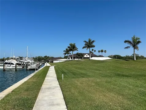 6260 Kipps Colony Court Gulfport FL 33707