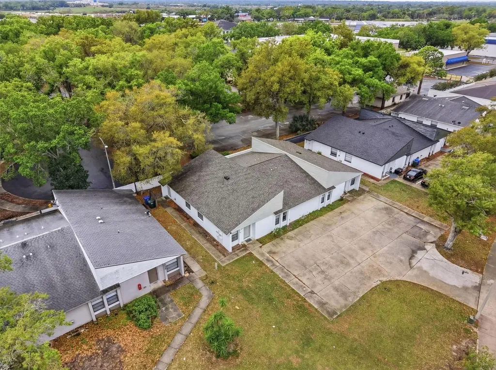 1912-1918 Crystal Grove Drive Lakeland FL 33801