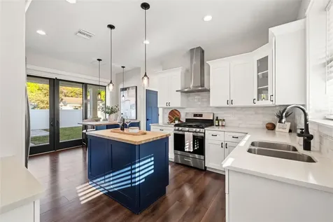 2820 N Central Court Tampa FL 33602
