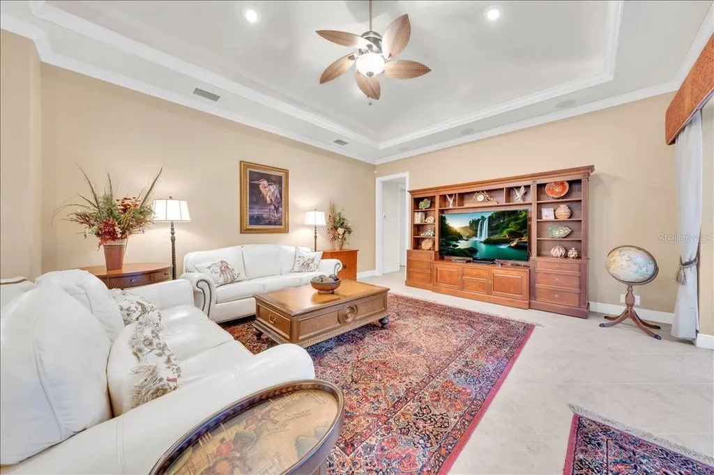 5702 Ternpark Drive Lithia FL 33547