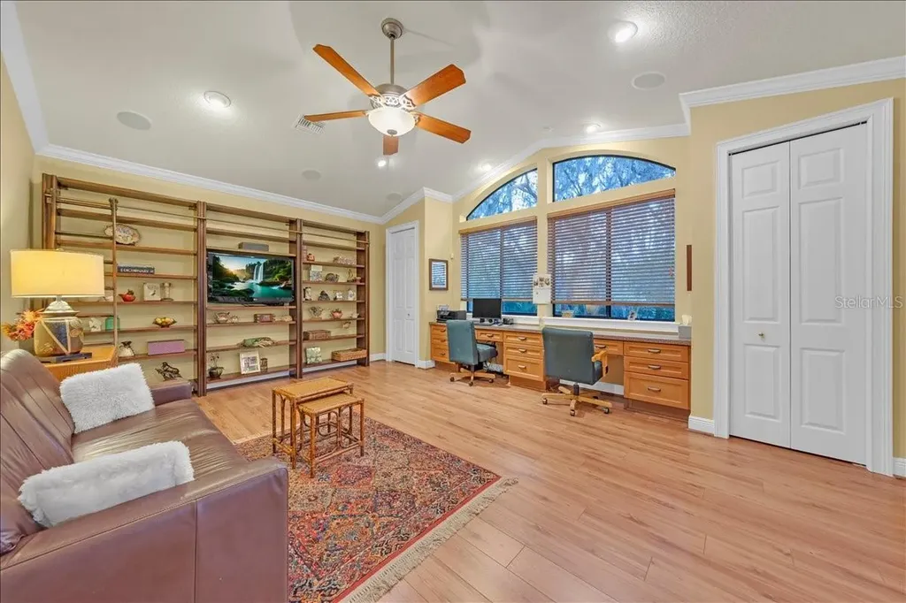 5702 Ternpark Drive Lithia FL 33547