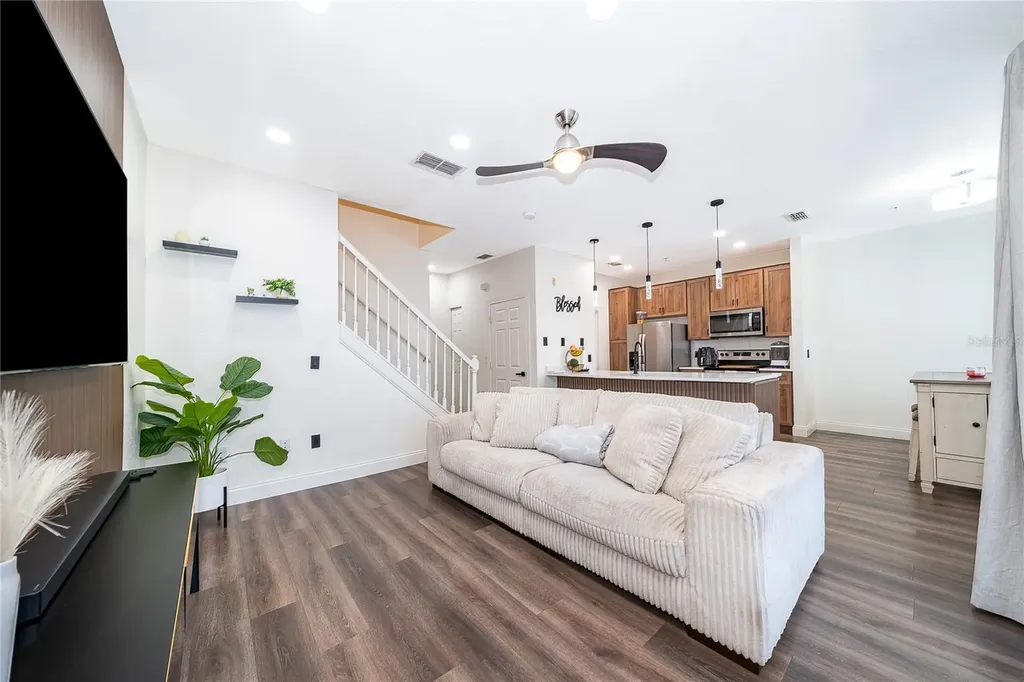 2334 Grand Central Parkway Orlando FL 32839
