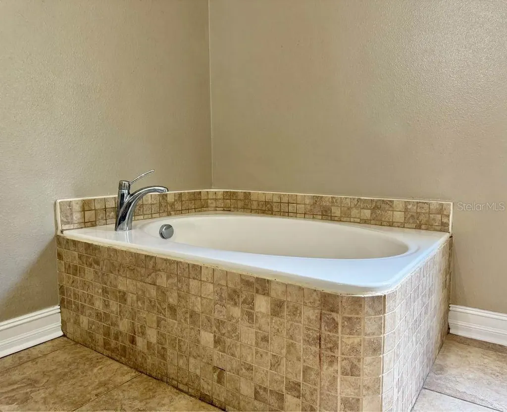 800 Clear Brook Court Fruitland Park FL 34731