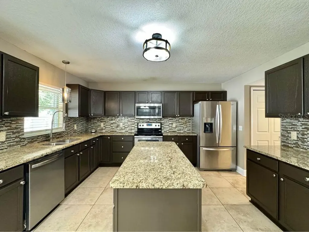 800 Clear Brook Court Fruitland Park FL 34731