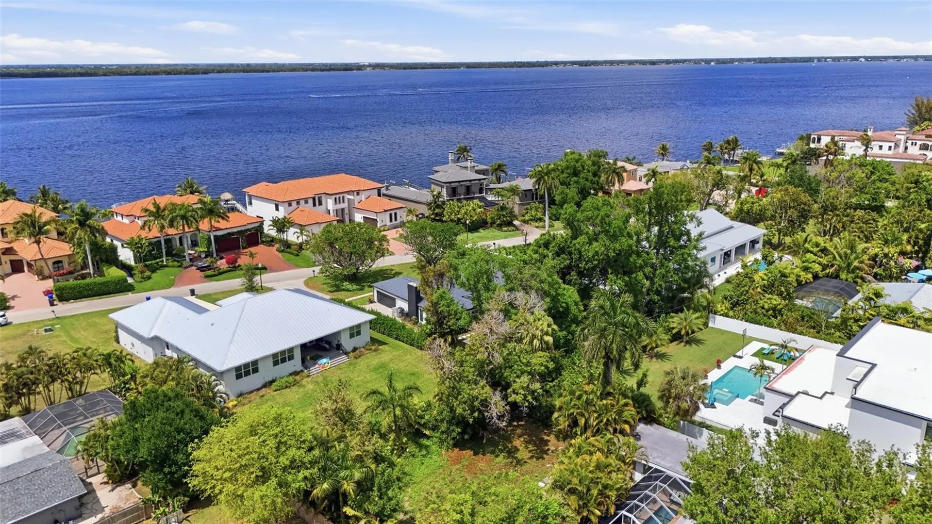 3931 W Riverside Drive Fort Myers FL 33901