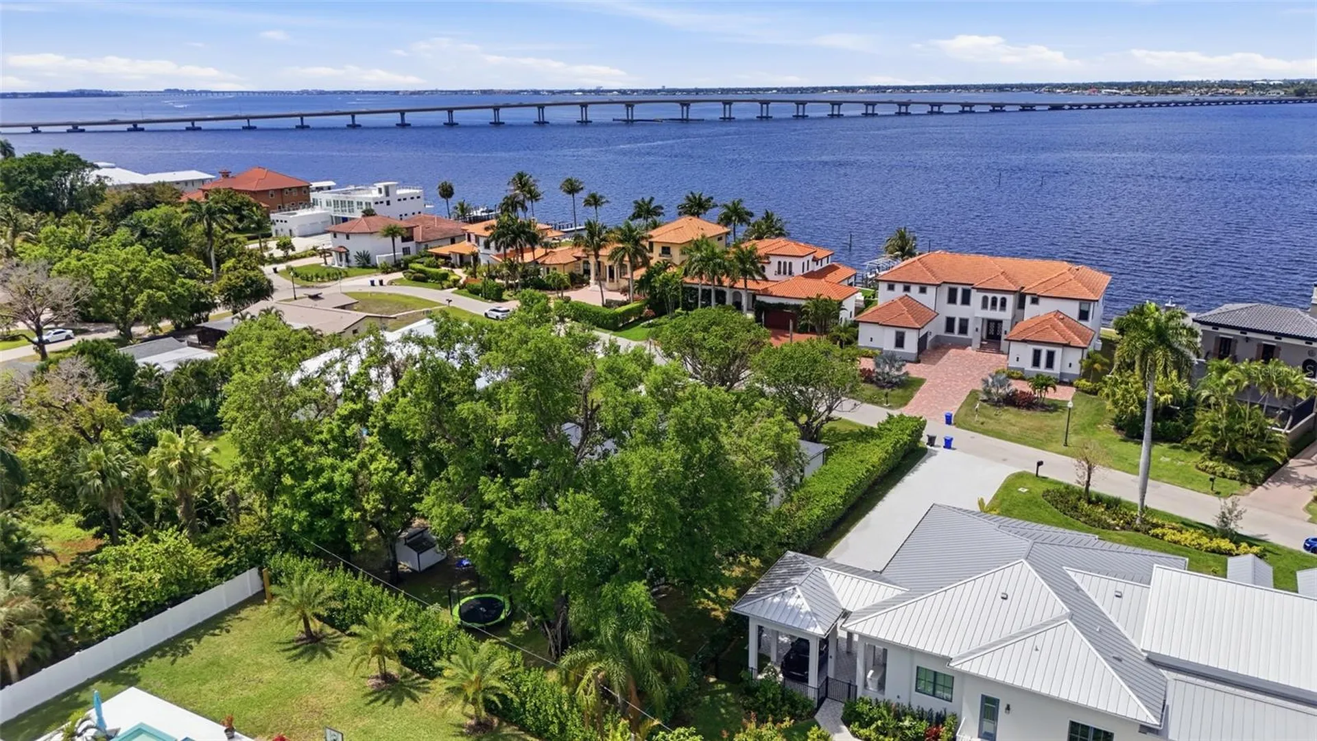3931 W Riverside Drive Fort Myers FL 33901
