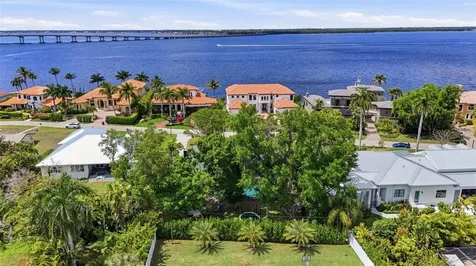 3931 W Riverside Drive Fort Myers FL 33901