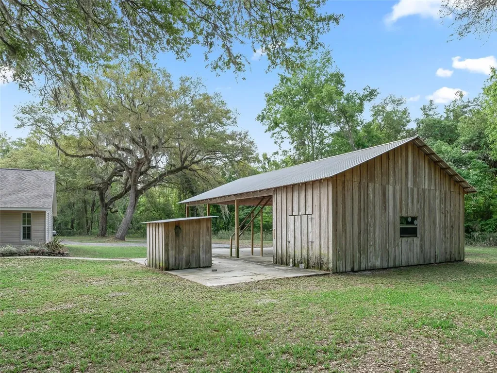 8234 S Us 301 Bushnell FL 33513