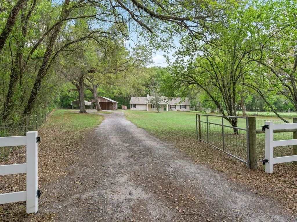 8234 S Us 301 Bushnell FL 33513