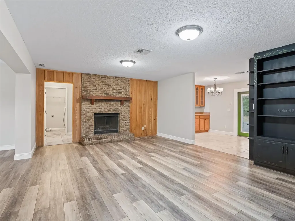 8234 S Us 301 Bushnell FL 33513