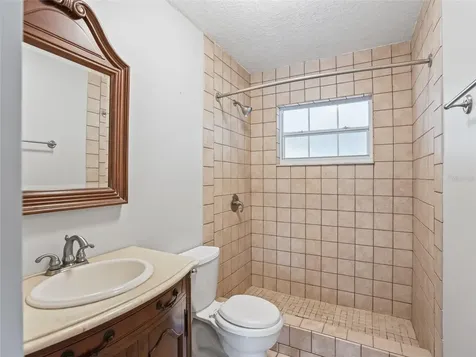 8234 S Us 301 Bushnell FL 33513