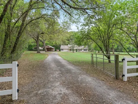 8234 S Us 301 Bushnell FL 33513