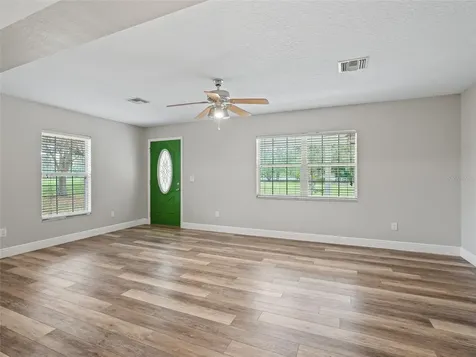 8234 S Us 301 Bushnell FL 33513