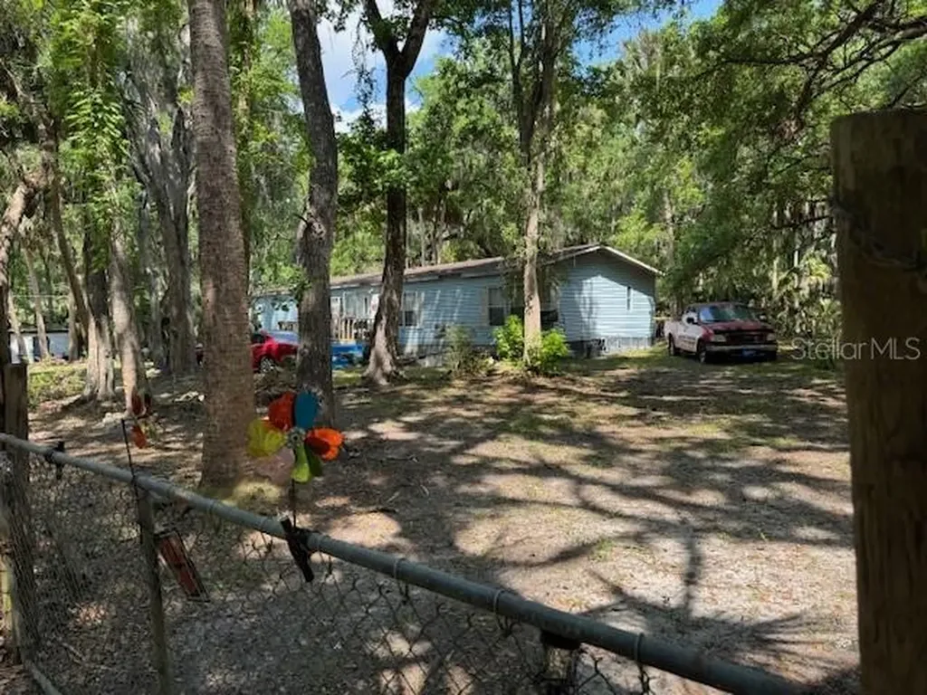 2992 N C 470 Lake Panasoffkee FL 33538
