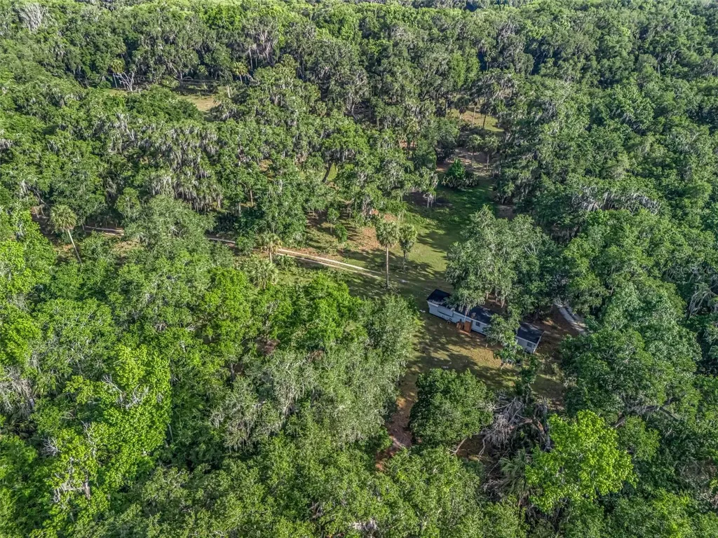 2992 N C 470 Lake Panasoffkee FL 33538