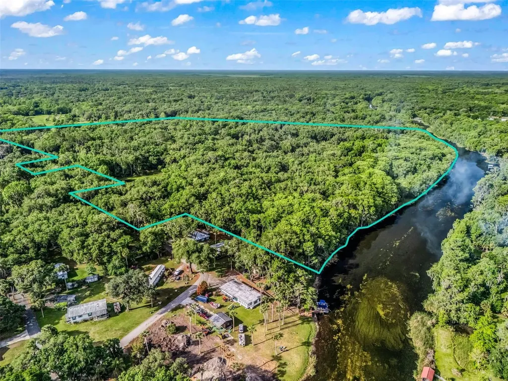 2992 N C 470 Lake Panasoffkee FL 33538