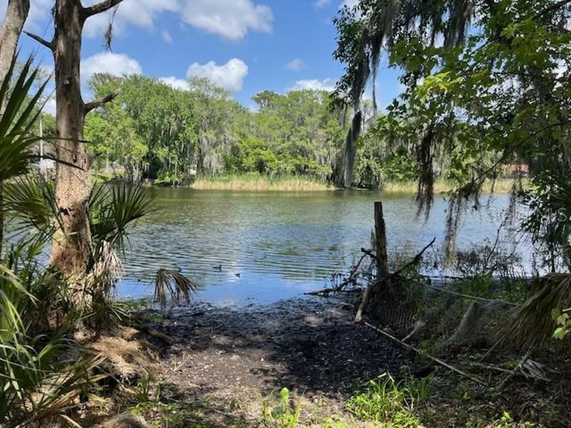2992 N C 470 Lake Panasoffkee FL 33538