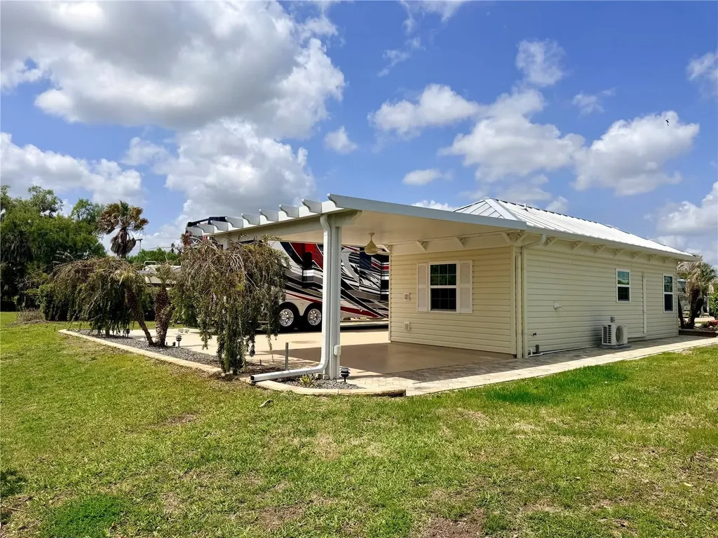 4721 SE 94th Avenue Webster FL 33597