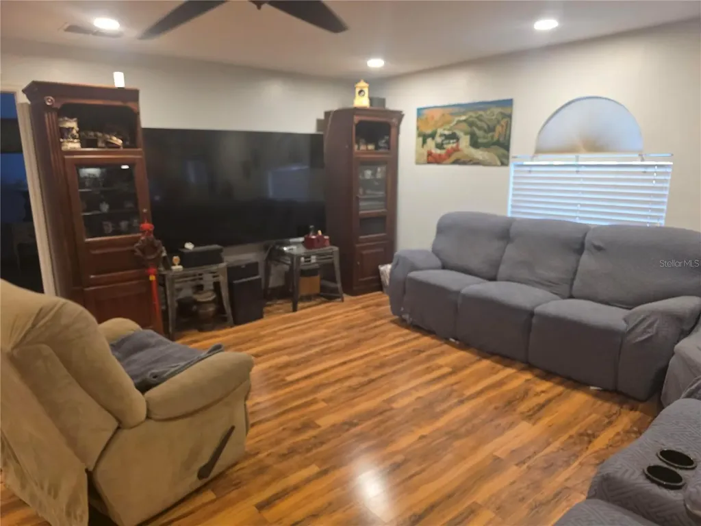 959 Thomas Road Eagle Lake FL 33839