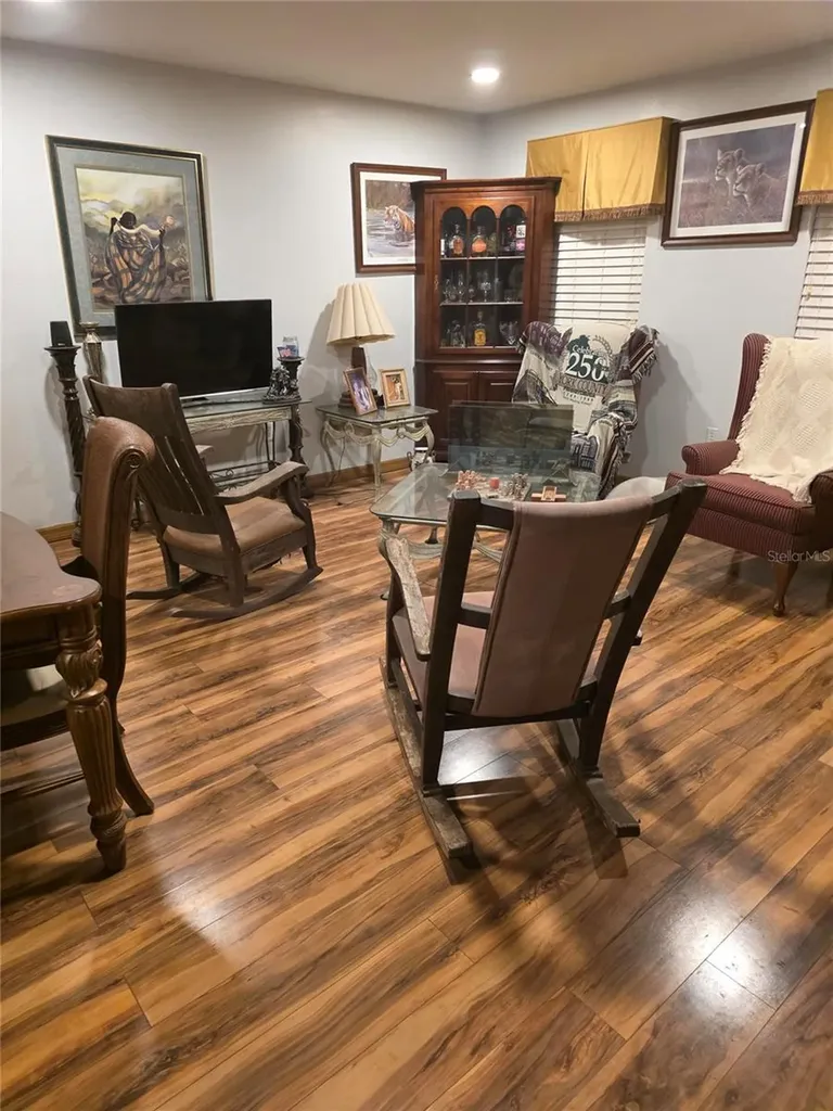 959 Thomas Road Eagle Lake FL 33839