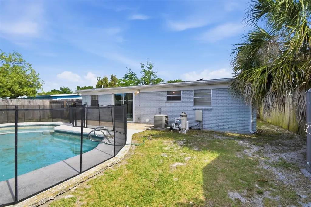 6810 Tuttle Street Tampa FL 33634