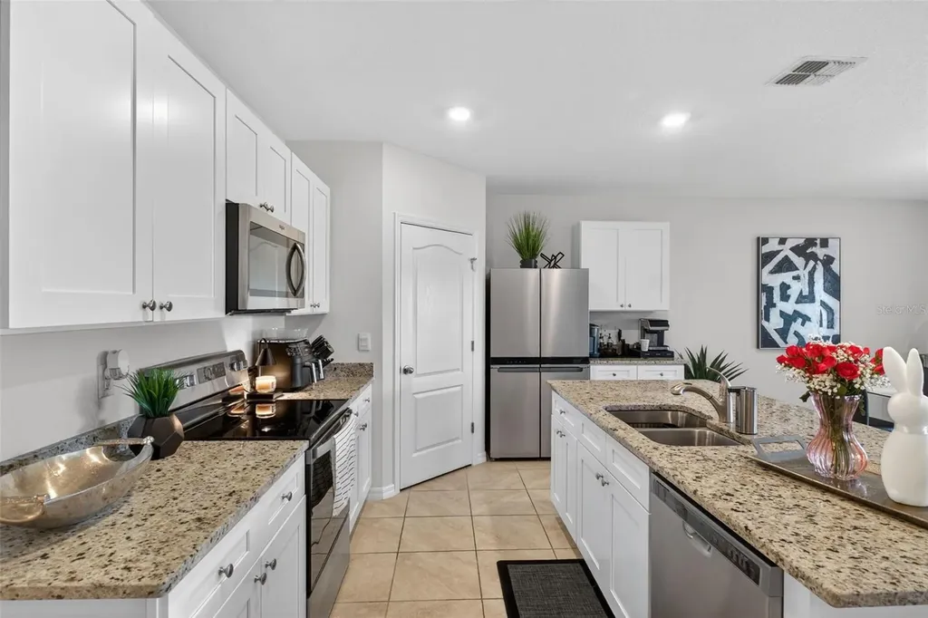 5740 Grey Granite Way Lakeland FL 33811