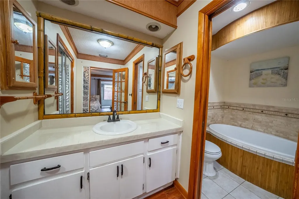 12 Spring Lake Way Ocala FL 34472