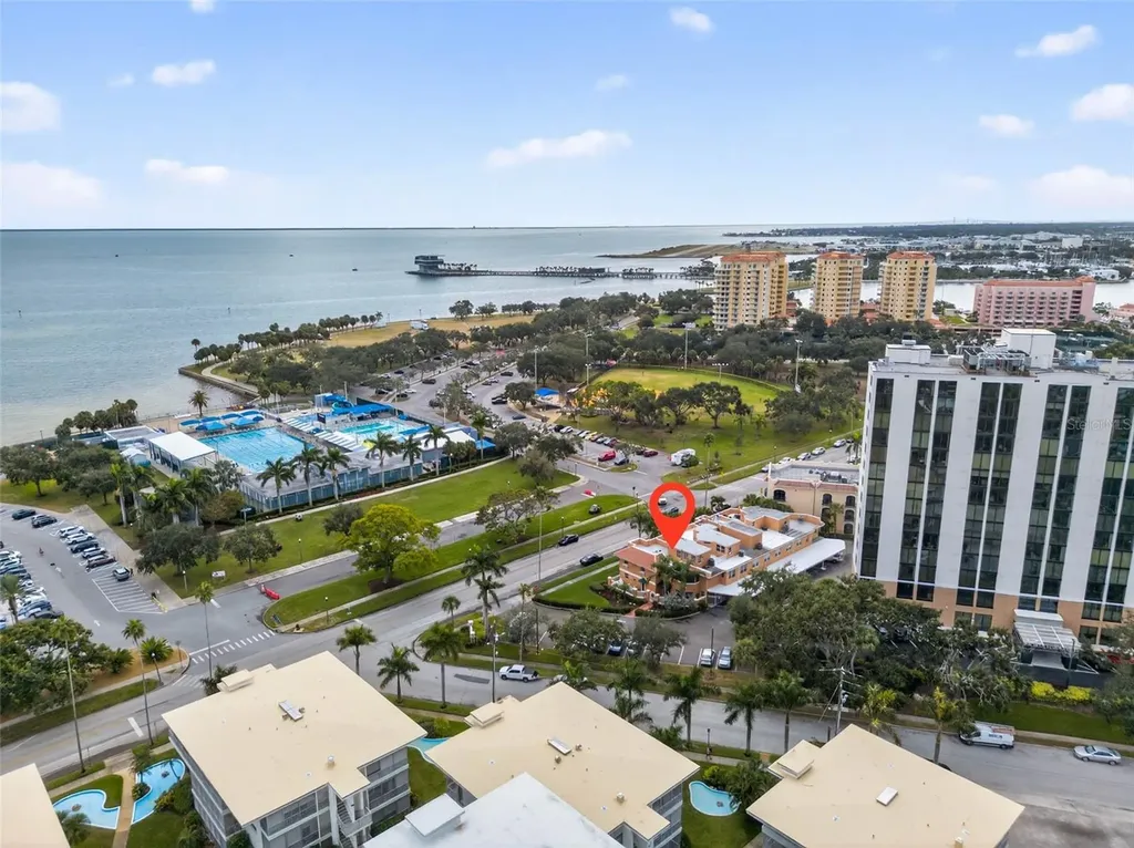 922 N Shore Drive NE St Petersburg FL 33701
