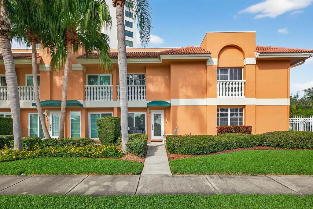 922 N Shore Drive NE St Petersburg FL 33701