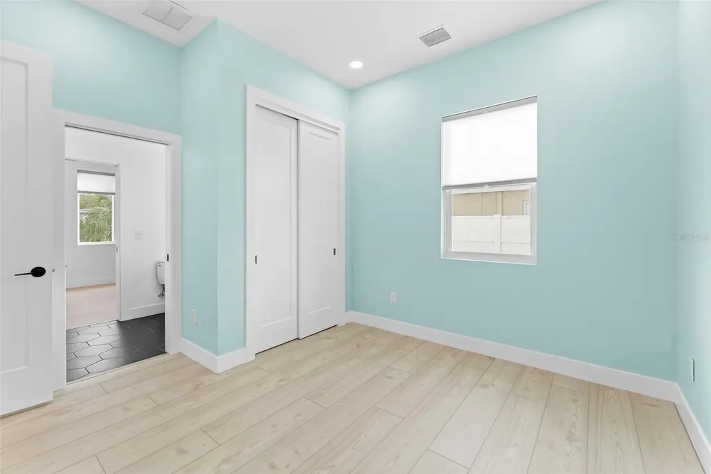 4907 15th Avenue N St Petersburg FL 33710