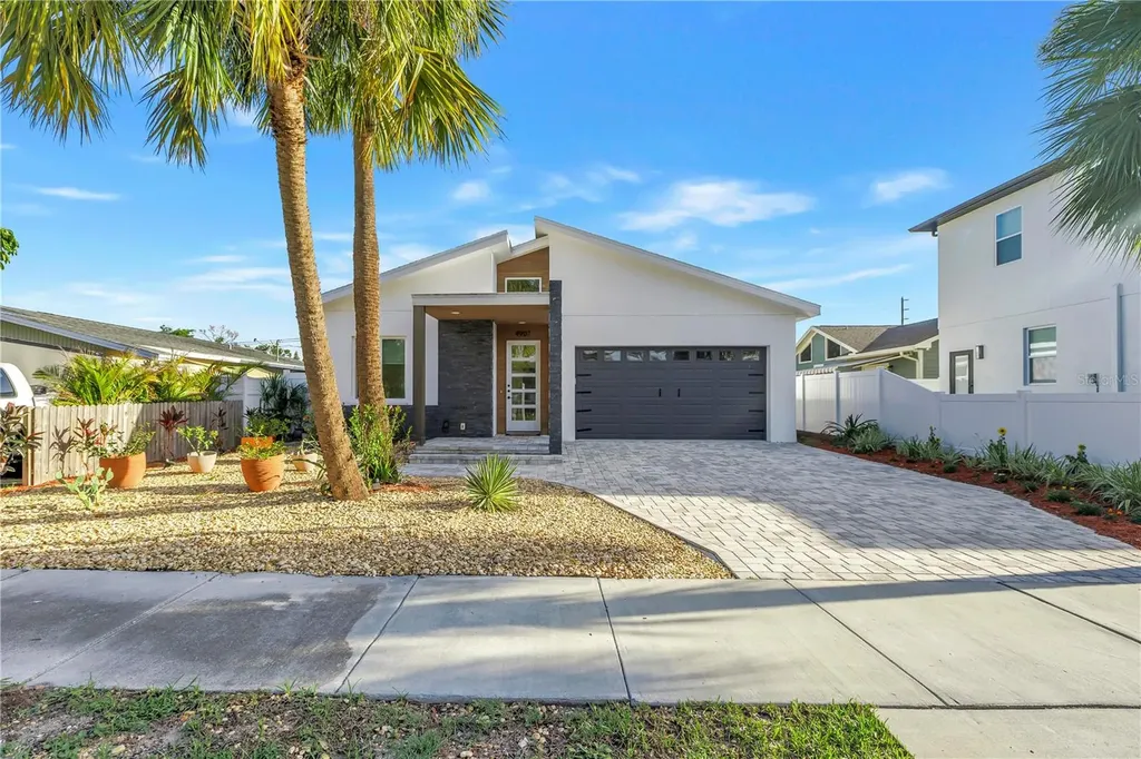 4907 15th Avenue N St Petersburg FL 33710