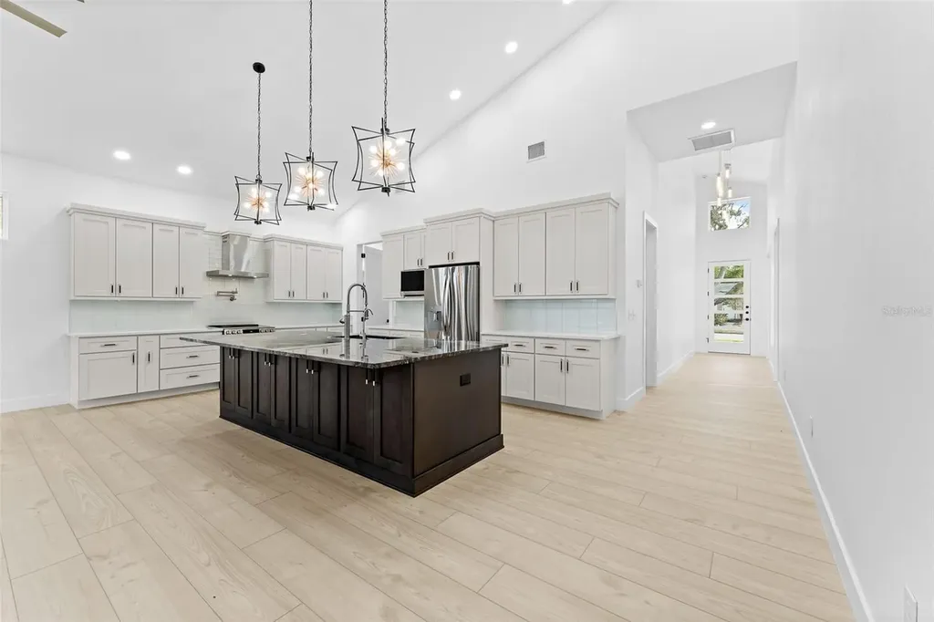 4907 15th Avenue N St Petersburg FL 33710