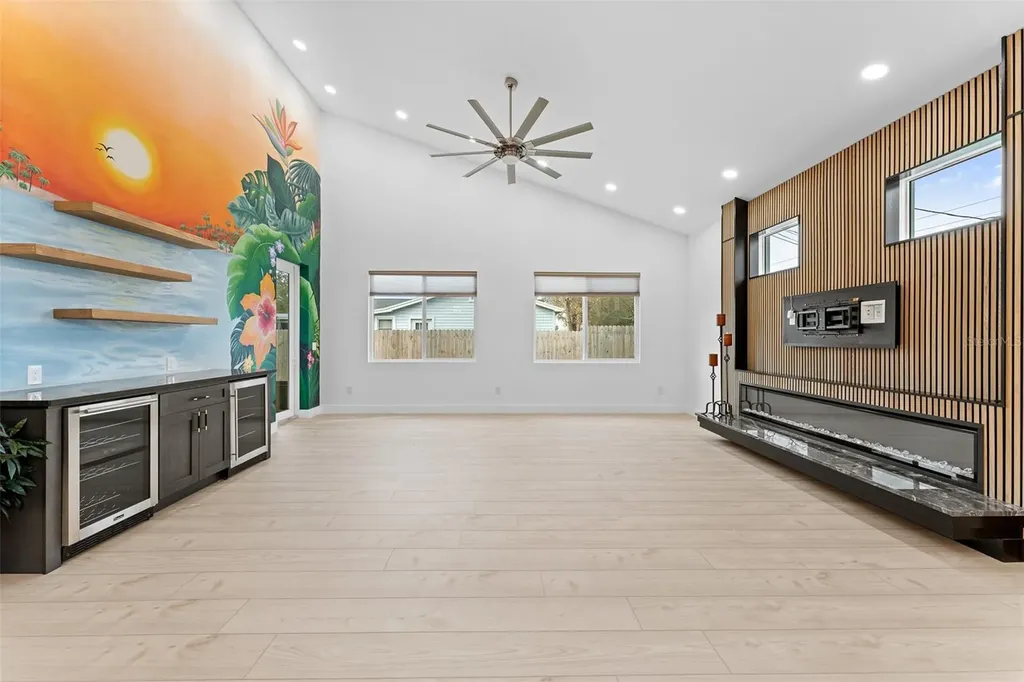 4907 15th Avenue N St Petersburg FL 33710