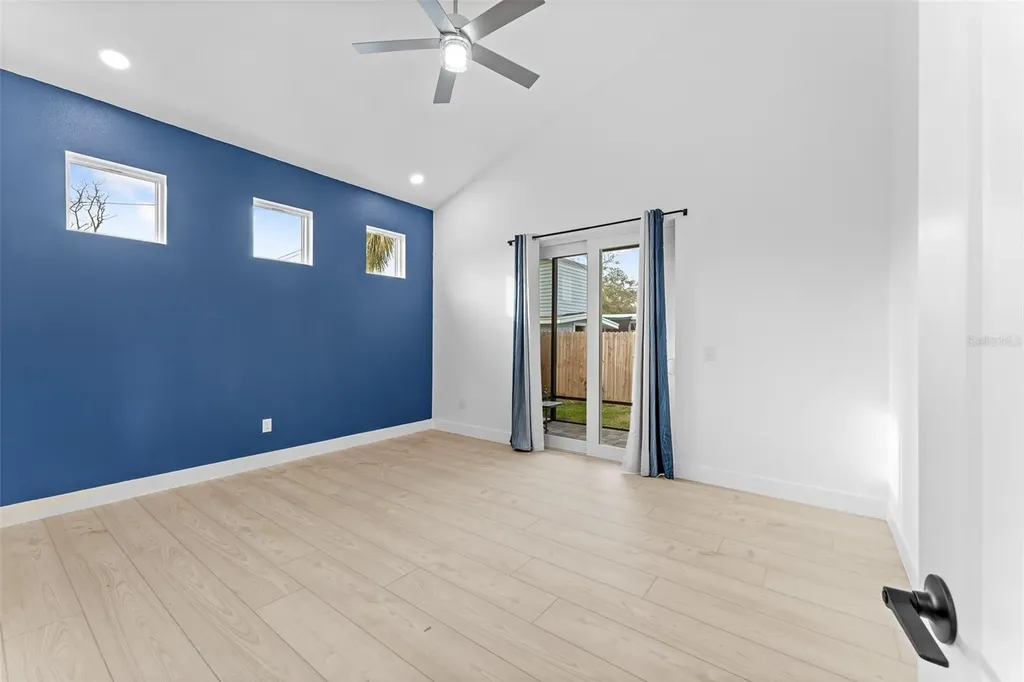 4907 15th Avenue N St Petersburg FL 33710