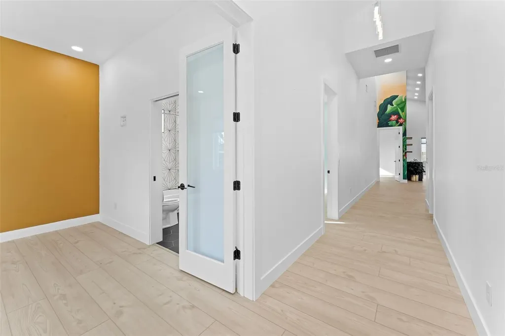 4907 15th Avenue N St Petersburg FL 33710