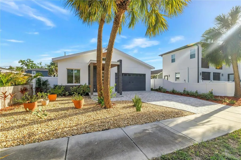 4907 15th Avenue N St Petersburg FL 33710