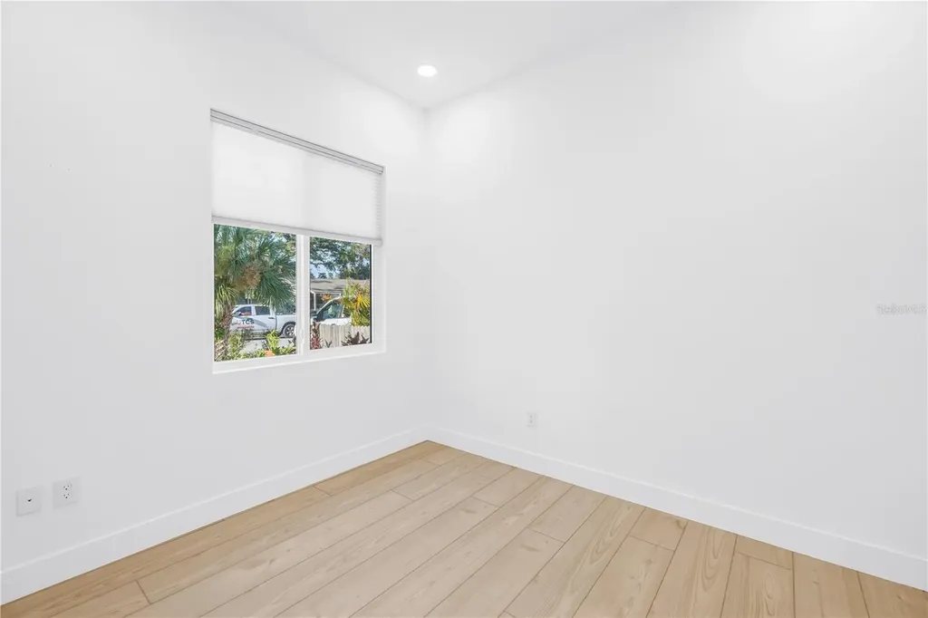 4907 15th Avenue N St Petersburg FL 33710