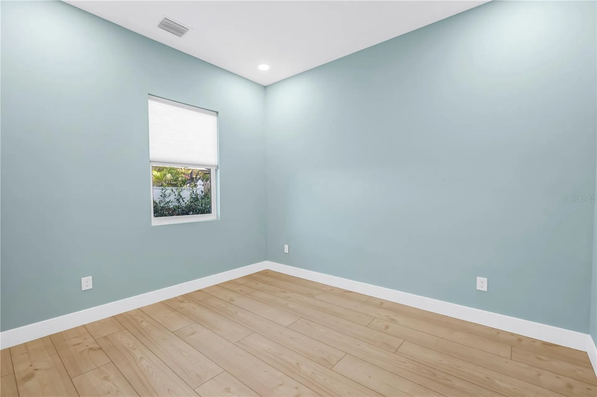 4907 15th Avenue N St Petersburg FL 33710