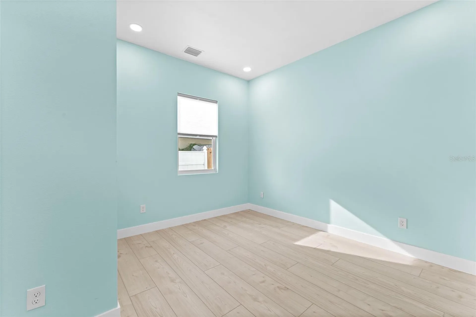 4907 15th Avenue N St Petersburg FL 33710