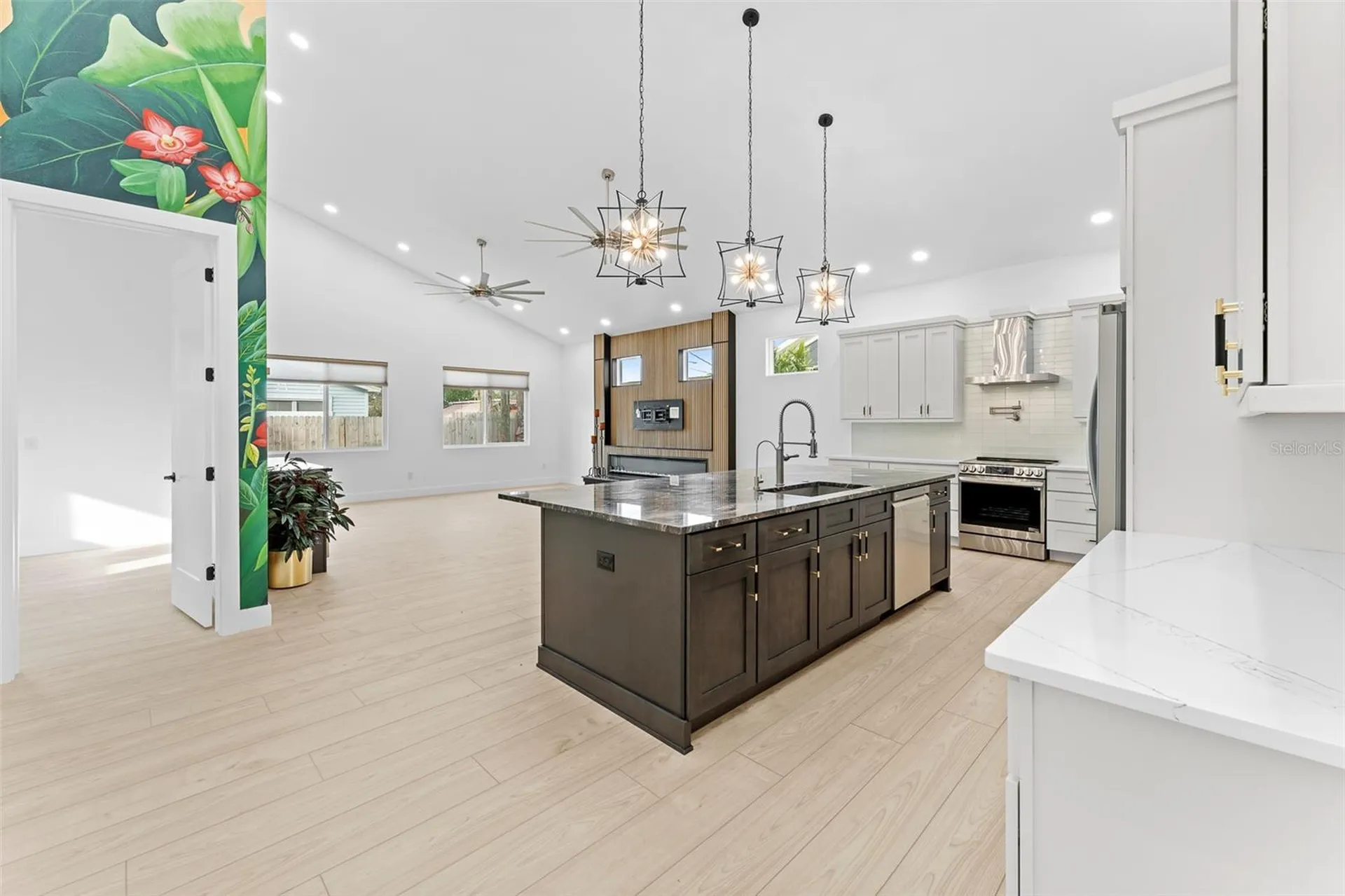 4907 15th Avenue N St Petersburg FL 33710