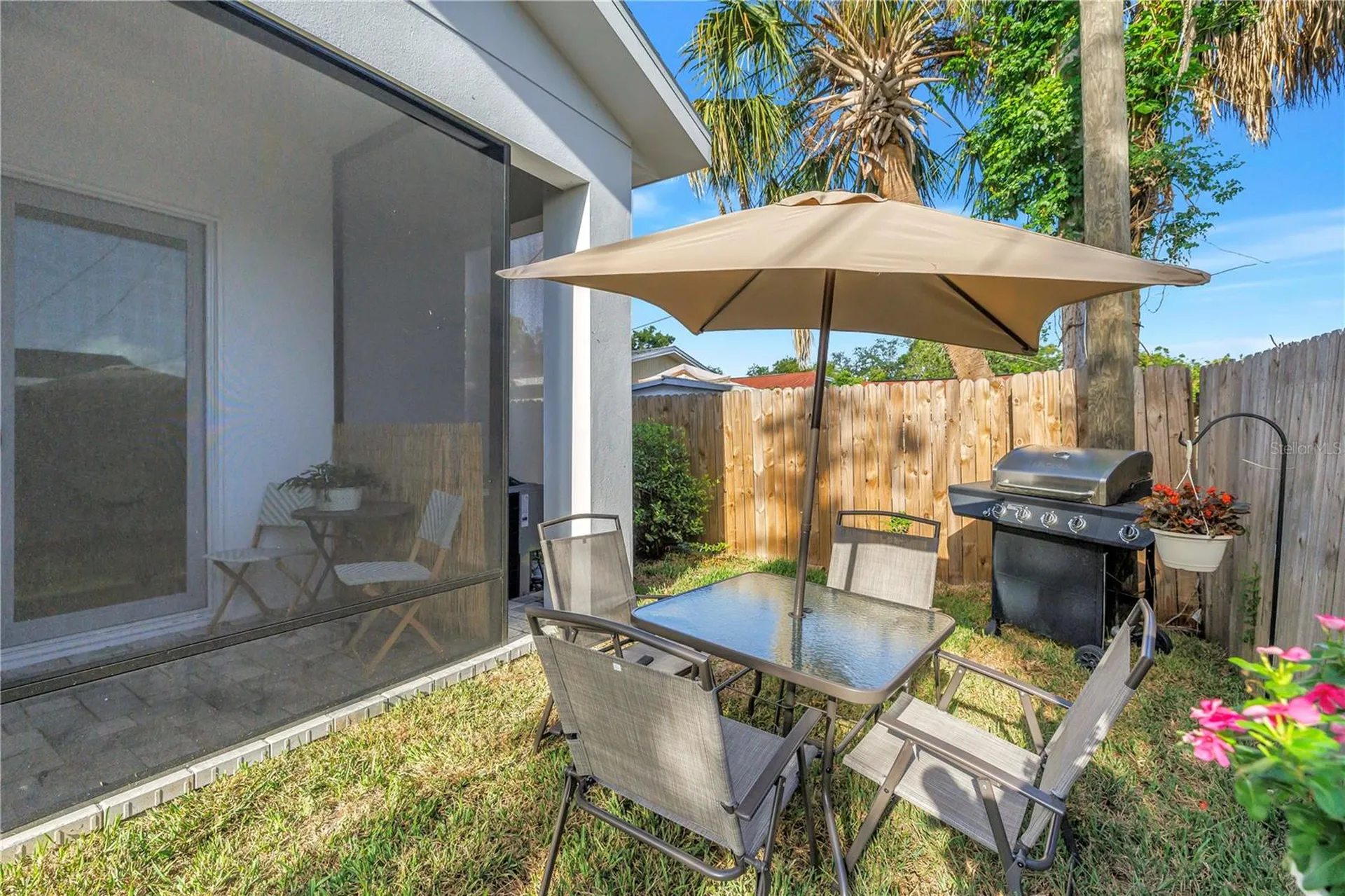4907 15th Avenue N St Petersburg FL 33710