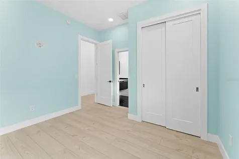 4907 15th Avenue N St Petersburg FL 33710